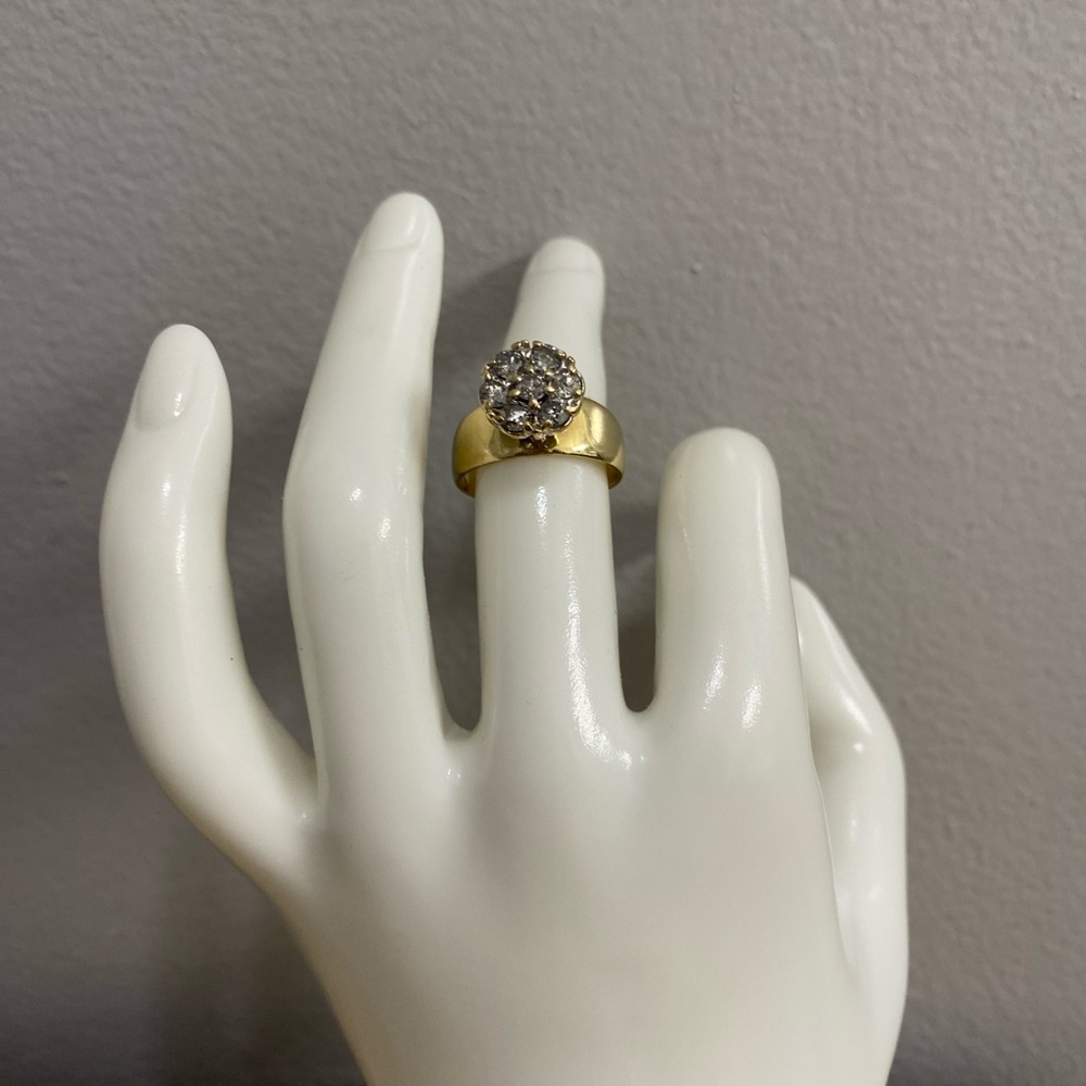 Vintage Diamond cluster ring. 10k gold